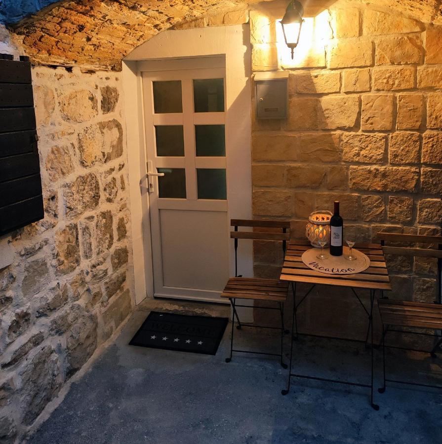 Stone House Lovric Kaštela Exterior foto